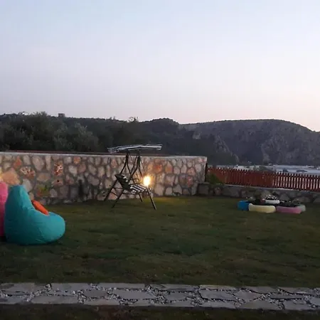 Defne Villa Adakoy